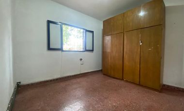 Casa de 3 Ambientes en Venta en Lomas de Zamora.