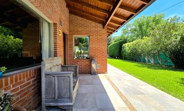 VENTA CASA EXALTACION DE LA CRUZ CON PILETA