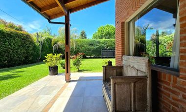 VENTA CASA EXALTACION DE LA CRUZ CON PILETA