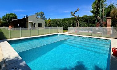 VENTA CASA EXALTACION DE LA CRUZ CON PILETA