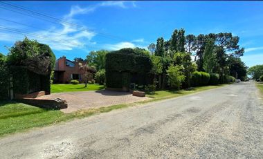 VENTA CASA EXALTACION DE LA CRUZ CON PILETA