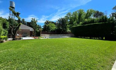 VENTA CASA EXALTACION DE LA CRUZ CON PILETA