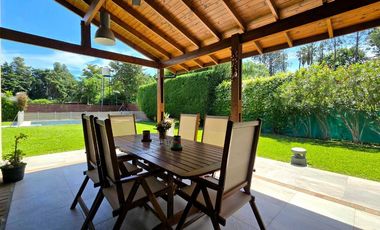 VENTA CASA EXALTACION DE LA CRUZ CON PILETA