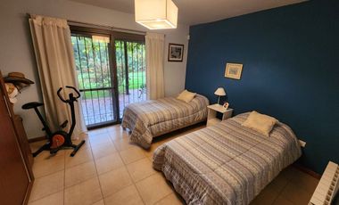 Venta de casa B° cerrado Vistalba, Lujan- 6 amb.