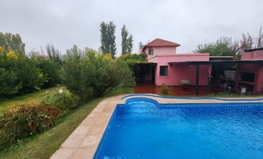 Venta de casa B° cerrado Vistalba, Lujan- 6 amb.