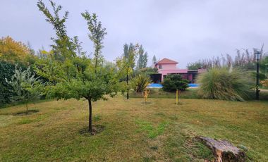 Venta de casa B° cerrado Vistalba, Lujan- 6 amb.