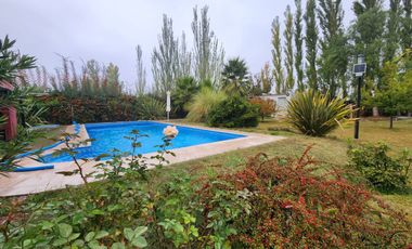 Venta de casa B° cerrado Vistalba, Lujan- 6 amb.