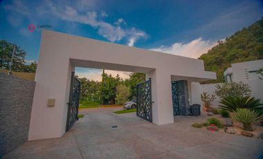 Casa de una planta amueblada  con Alberca en El Palomar Lujo sur