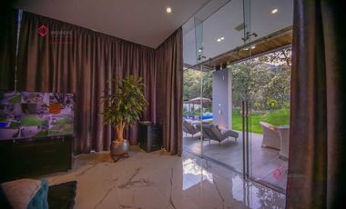 Casa de una planta amueblada  con Alberca en El Palomar Lujo sur