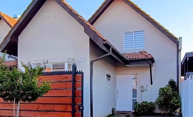 Se arrienda hermosa casa en Valles de Peñaflor