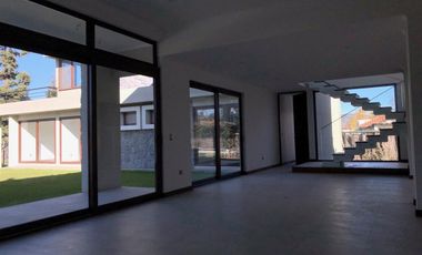 Casa En Venta De 5 Dor.5 Ba.450 Mts Los Lirios En Requínoa