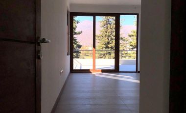 Casa En Venta De 5 Dor.5 Ba.450 Mts Los Lirios En Requínoa