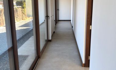 Casa En Venta De 5 Dor.5 Ba.450 Mts Los Lirios En Requínoa