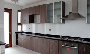 Casa En Venta De 4 Dorm. 3 Baños,condominio Machalí 8.300 Uf