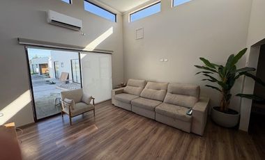 Casa En Venta En Condominio 4 Dorm. 4 Baños En Lo Miranda