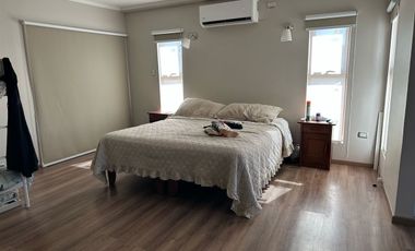 Casa En Venta En Condominio 4 Dorm. 4 Baños En Lo Miranda