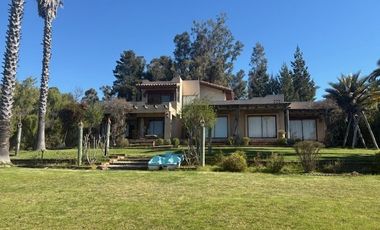 Casa En Venta Lago Rapel 5d 4b La Puntilla