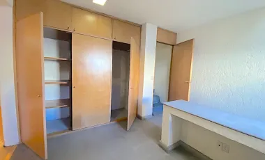 Casa en renta en Hacienda de las Palmas, Huixquilucan, México