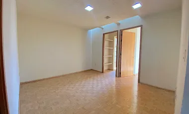 Casa en renta en Hacienda de las Palmas, Huixquilucan, México