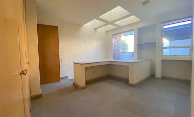 Casa en renta en Hacienda de las Palmas, Huixquilucan, México