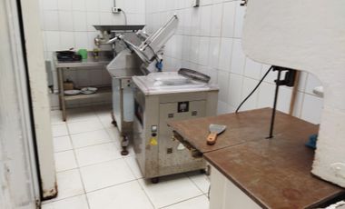 SE LIQUIDA  DERECHO LLAVES CARNICERIA LLOLLEO