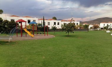 Hermosa Casa en Arboleda 1, alberca y areas verdes