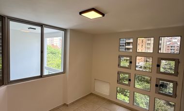 Sobre chacabuco con balcón frente