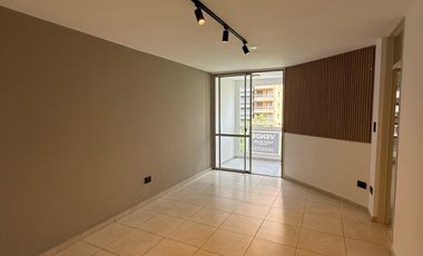 Sobre chacabuco con balcón frente