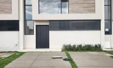 CASA NUEVA RENTA, SAN MATEO ATENCO GARZA AZUL