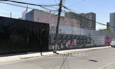 Terreno Comercial en Esquina de Gran Avenida con José Ureta - Sector Lo Ovalle