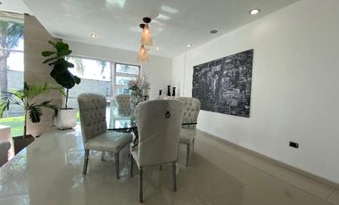 Residencia de Lujo en Campestre Club de Golf Norte a espaldas al Campo de Golf