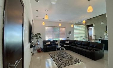 Residencia de Lujo en Campestre Club de Golf Norte a espaldas al Campo de Golf