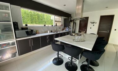 Residencia de Lujo en Campestre Club de Golf Norte a espaldas al Campo de Golf