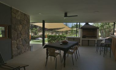 Arriendo Amoblado, Hermosa Casa en parcela de 6.000 mts2. 5D/4B