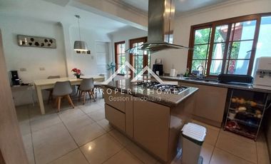 REMODELADA 4D AMPLIOS QUINCHO BARRIO ITALIA PROVIDENCIA