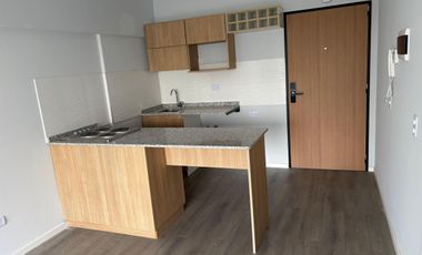 TRES AMBIENTES en VENTA a ESTRENAR . MOLDES al 900 . COLEGIALES