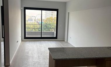 TRES AMBIENTES en VENTA a ESTRENAR . MOLDES al 900 . COLEGIALES