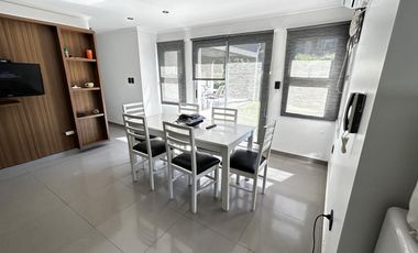 Propiedad en 2 Plantas con Vista al Lago en Fincas de Iraola