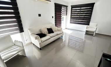 Propiedad en 2 Plantas con Vista al Lago en Fincas de Iraola