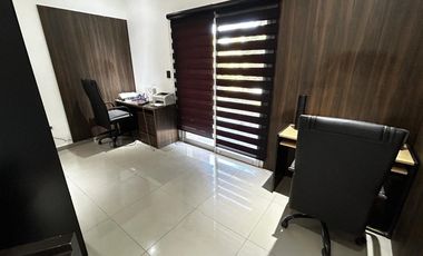 Propiedad en 2 Plantas con Vista al Lago en Fincas de Iraola