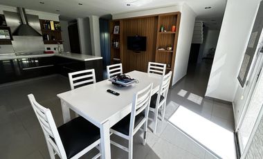 Propiedad en 2 Plantas con Vista al Lago en Fincas de Iraola