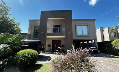 Propiedad en 2 Plantas con Vista al Lago en Fincas de Iraola