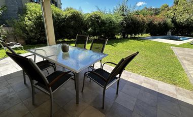 Propiedad en 2 Plantas con Vista al Lago en Fincas de Iraola