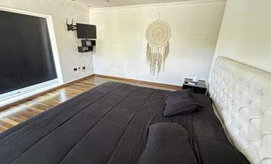 Propiedad en 2 Plantas con Vista al Lago en Fincas de Iraola