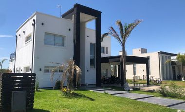 Casa - Lagos de Canning