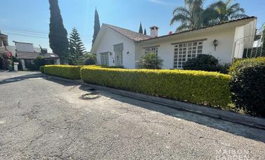 Casa en Venta de un piso, en  Camino Real a Cholula, en fraccionamiento cerrado