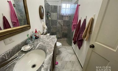 Casa en Venta de un piso, en  Camino Real a Cholula, en fraccionamiento cerrado