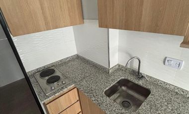 MONOAMBIENTE en VENTA a ESTRENAR . MOLDES al 900 . COLEGIALES