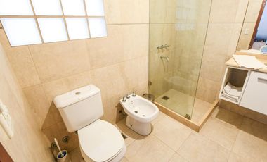 Casa de 4 dormitorios en venta - linda con jcr - Fisherton