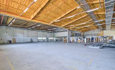 Edificio Comercial en Olivos- Oficinas y Depósito - Panamericana y San lorenzo